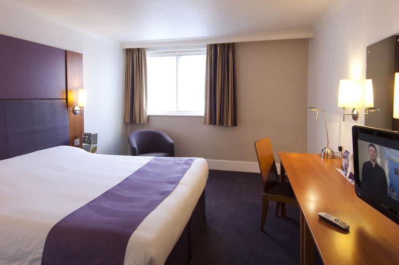 Premier Inn Bristol City Centre King Street Extérieur photo