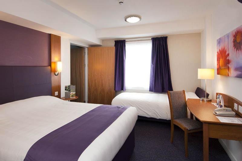 Premier Inn Bristol City Centre King Street Extérieur photo